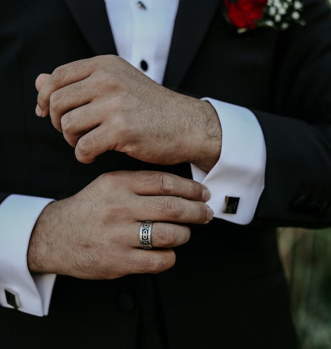 custom men's wedding bands