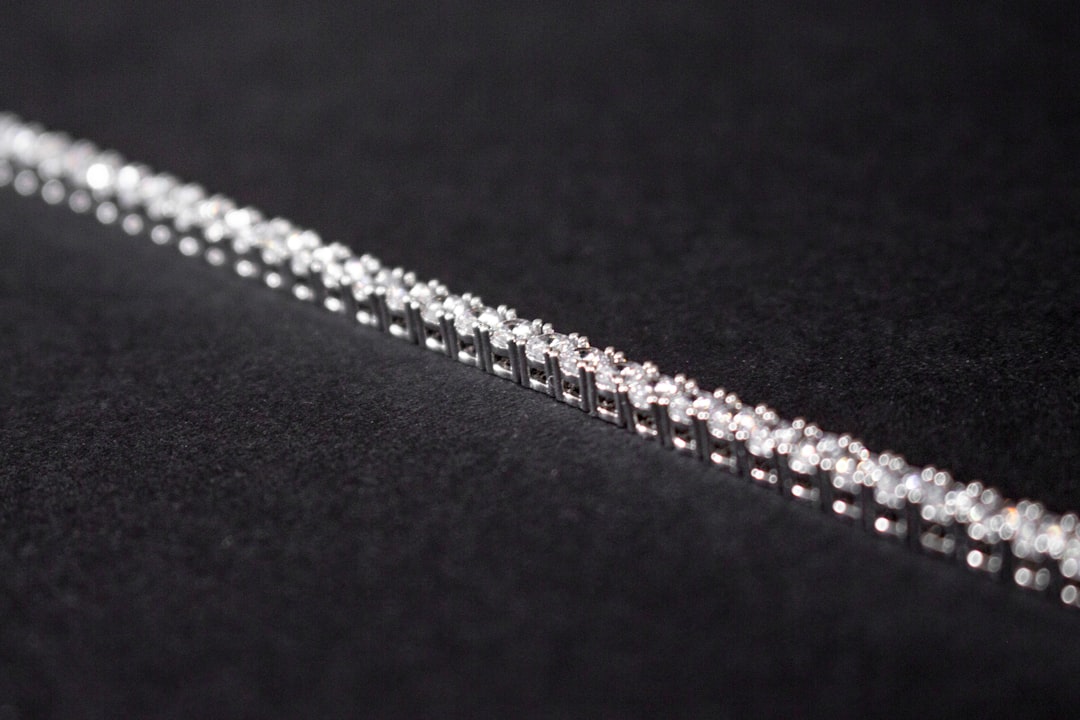 The Ultimate Guide to Choosing a Diamond Tennis Chain That Dazzles