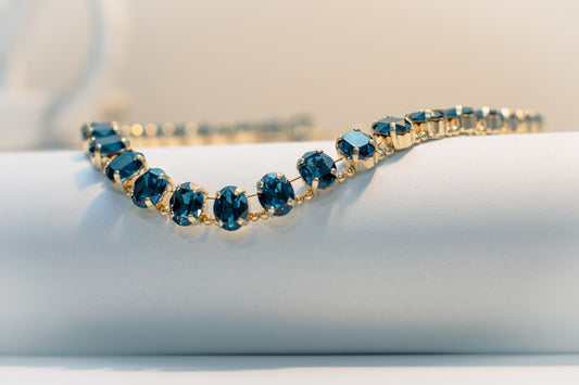 The Complete Guide to Golden Jewelry Stores